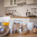 Central Apartment דירה *