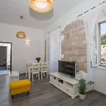 Διαμέρισμα Central Apartment *