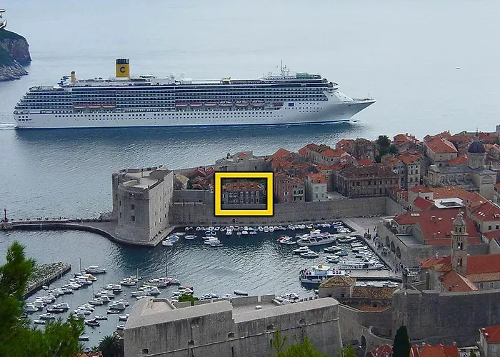 Апартаменты Central Apartment