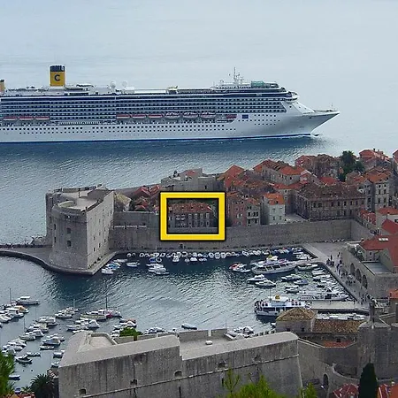 아파트 센트럴 아파트먼트